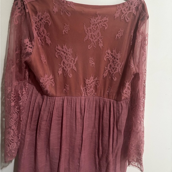 Lace Detail Burgundy dress - Picture 3 of 4
